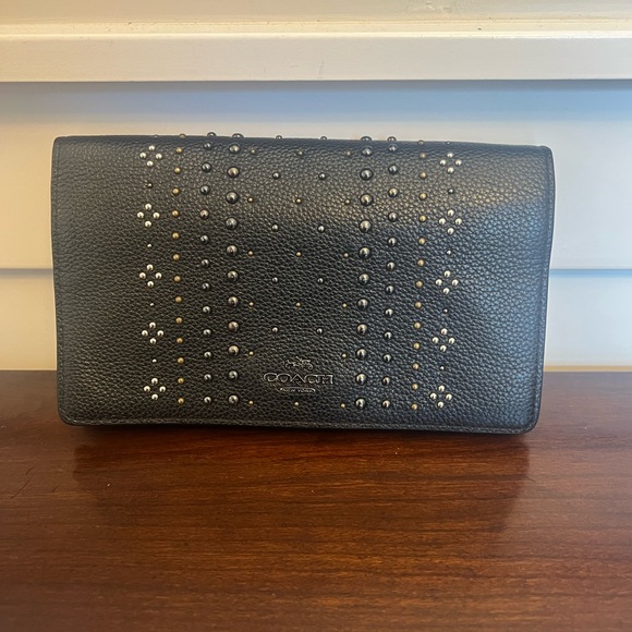 Sold - Picture 3 of 8